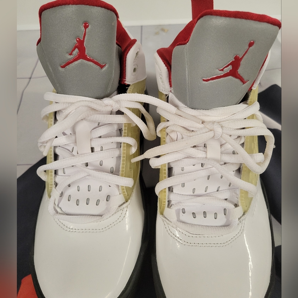Nike Air Jordan Maxin 200 White Red Black Basketball Shoes With Box, 6 Youth - Picture 6 of 9